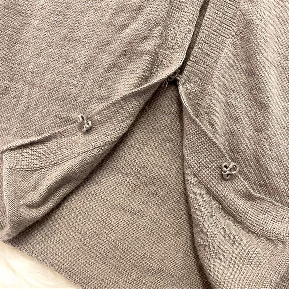 Grey ruffle yoke cardigan - Picture 4 of 4